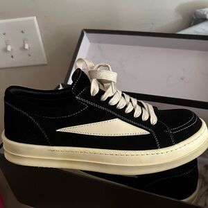 Classic Black Suede Low-Top Sneakers with White Accent